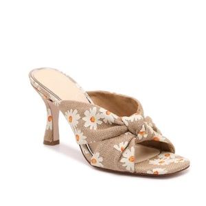 Jessica Simpson • Sandals • Daisy Flowers • 8.5 • Heels